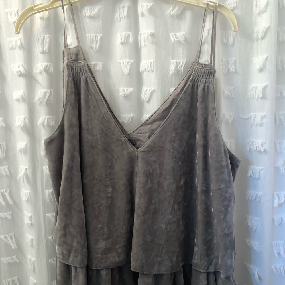 Grey tank top